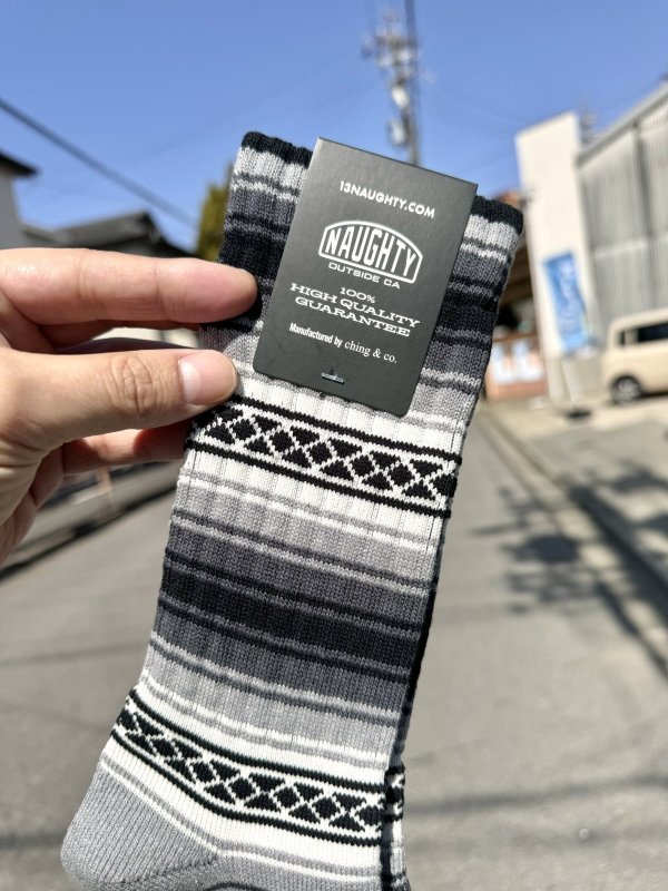 画像2: NAUGHTY x ching & co. / FALSA スケーターソックス グレー (2)