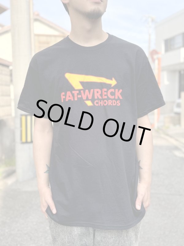 画像13: 送料無料 XLラスト2枚で終了 FAT WRECK CHORDS / FAT-N-OUT Tシャツ (13)