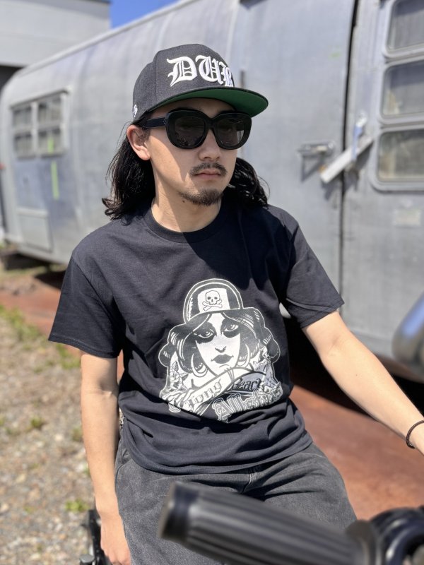 画像4: LONG BEACH DUB ALLSTARS / Tattoo Girl Artwork by Opie Ortiz Tシャツ ブラック (4)