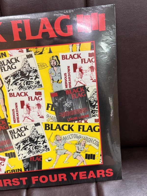 画像3: 5枚のみ限定入荷 BLACK FLAG / The First Four Years 12インチ レコード SST Records Official 新品未開封 (3)