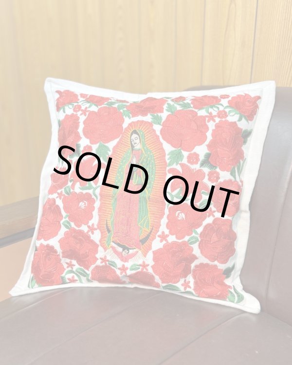 画像1: ラスト1個で終了 送料無料 ESTRELLA STANDARD / GUATEMALA  ALL刺繍 グアダルーペ 薔薇 クッションカバー&ヌードクッションセット ホワイト (1)