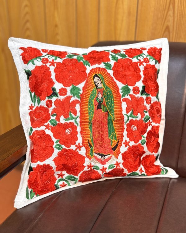 画像2: 送料無料 ESTRELLA STANDARD / GUATEMALA  ALL刺繍 グアダルーペ 薔薇 クッションカバー&ヌードクッションセット ホワイト (2)