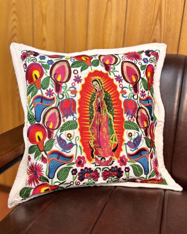 画像2: 送料無料 ESTRELLA STANDARD / GUATEMALA  ALL刺繍 グアダルーペ カラーリリー クッションカバー&ヌードクッションセット ホワイト (2)