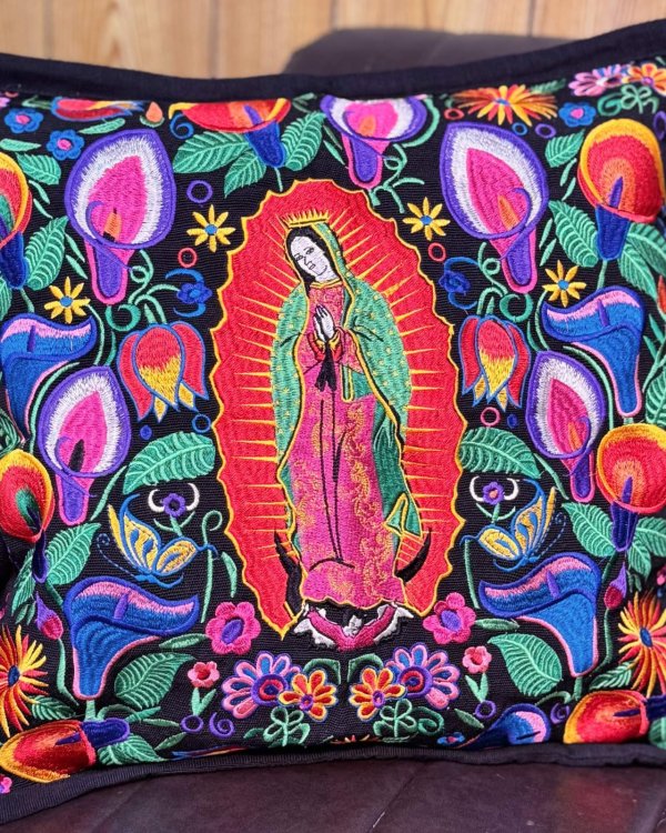 画像5: 送料無料 ESTRELLA STANDARD / GUATEMALA  ALL刺繍 グアダルーペ カラーリリー クッションカバー&ヌードクッションセット ブラック (5)