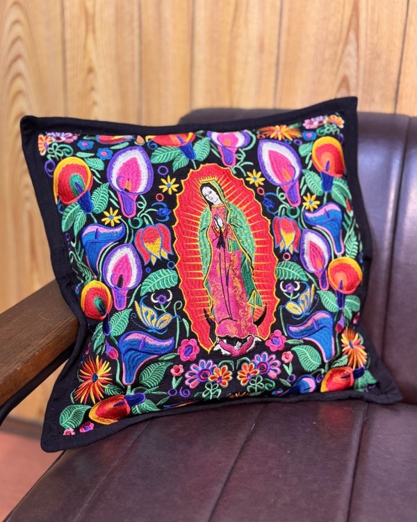 画像1: 送料無料 ESTRELLA STANDARD / GUATEMALA  ALL刺繍 グアダルーペ カラーリリー クッションカバー&ヌードクッションセット ブラック (1)