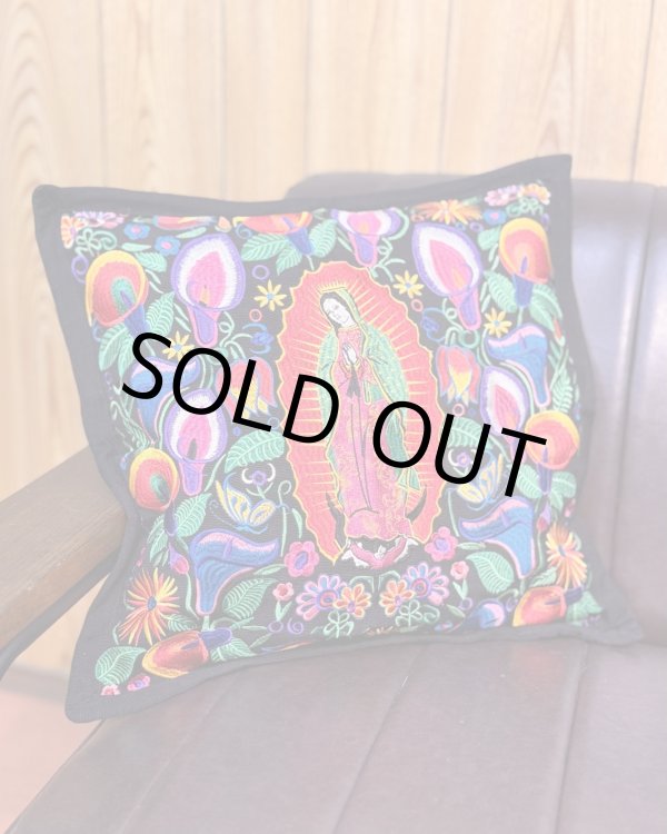 画像1: 送料無料 ESTRELLA STANDARD / GUATEMALA  ALL刺繍 グアダルーペ カラーリリー クッションカバー&ヌードクッションセット ブラック (1)