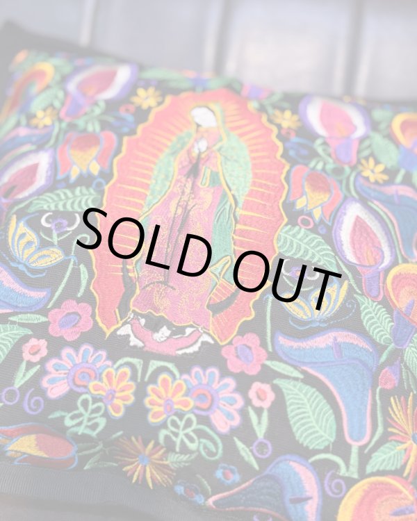 画像2: 送料無料 ESTRELLA STANDARD / GUATEMALA  ALL刺繍 グアダルーペ カラーリリー クッションカバー&ヌードクッションセット ブラック (2)