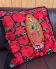 画像4: 送料無料 ESTRELLA STANDARD / GUATEMALA  ALL刺繍 グアダルーペ 薔薇 クッションカバー&ヌードクッションセット ブラック (4)