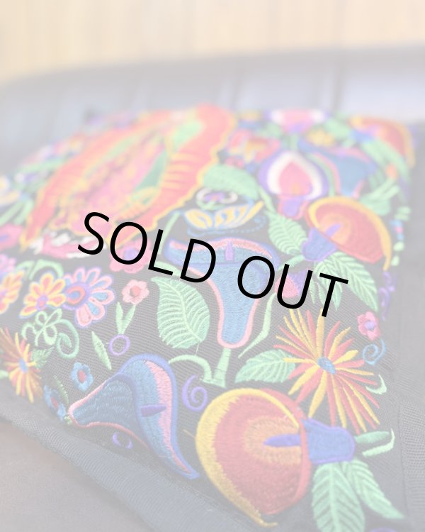 画像6: 送料無料 ESTRELLA STANDARD / GUATEMALA  ALL刺繍 グアダルーペ カラーリリー クッションカバー&ヌードクッションセット ブラック (6)