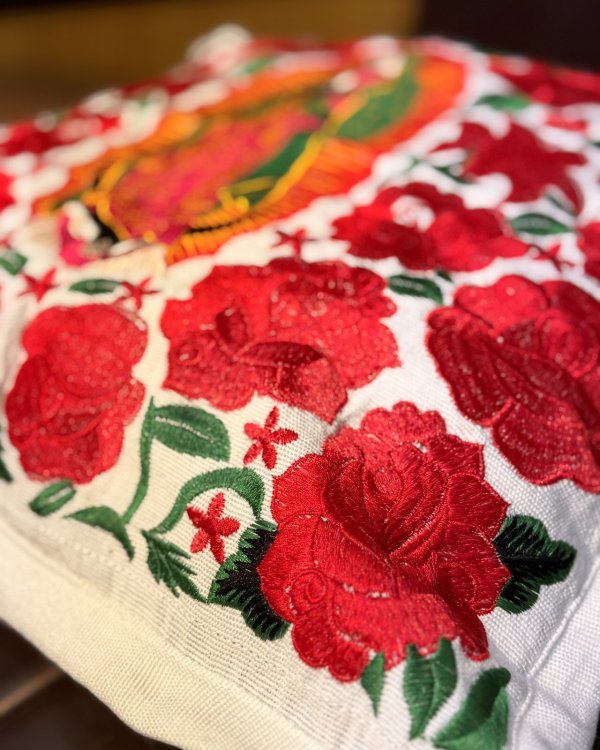 画像6: 送料無料 ESTRELLA STANDARD / GUATEMALA  ALL刺繍 グアダルーペ 薔薇 クッションカバー&ヌードクッションセット ホワイト (6)