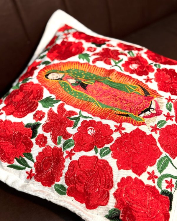 画像5: 送料無料 ESTRELLA STANDARD / GUATEMALA  ALL刺繍 グアダルーペ 薔薇 クッションカバー&ヌードクッションセット ホワイト (5)