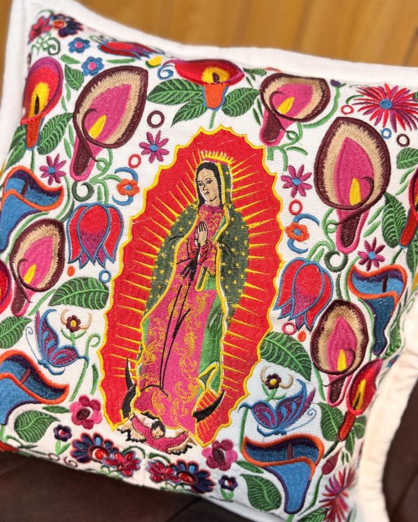 画像3: 送料無料 ESTRELLA STANDARD / GUATEMALA  ALL刺繍 グアダルーペ カラーリリー クッションカバー&ヌードクッションセット ホワイト (3)