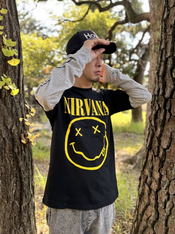 画像1: 送料無料 NIRVANA / Yellow Happy Face 長袖Tシャツ BLACK/GREY (1)