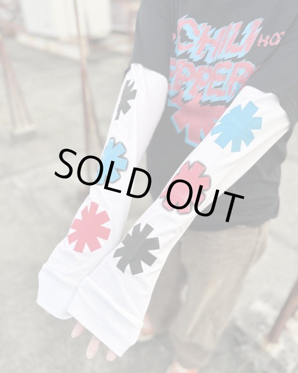 画像4: 送料無料 XLサイズラスト1枚で終了 RED HOT CHILI PEPPERS / Shock Logo 長袖Tシャツ BLACK/WHITE (4)