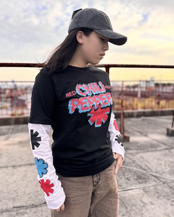 画像2: 送料無料 RED HOT CHILI PEPPERS / Shock Logo 長袖Tシャツ BLACK/WHITE (2)