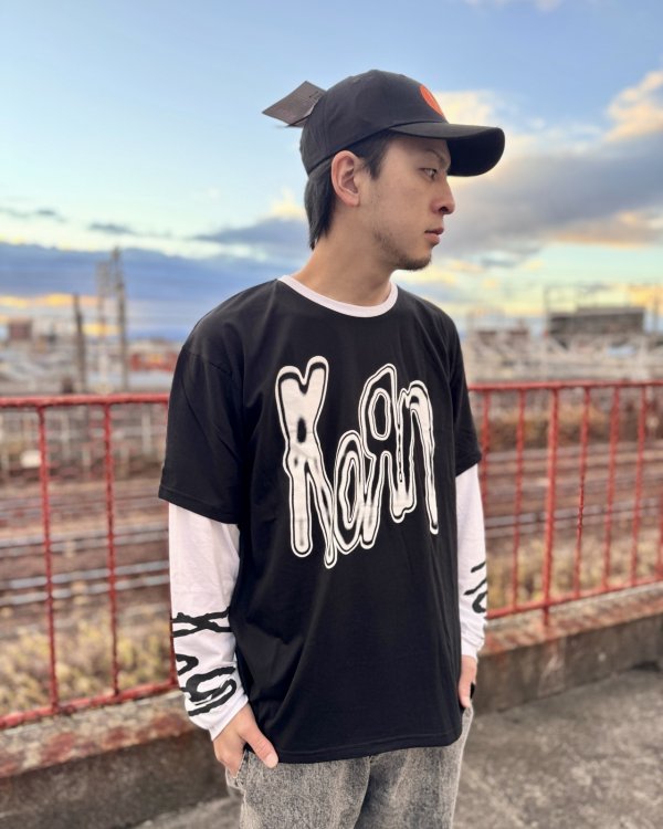 画像2: 送料無料 KORN / Metallic Logo 長袖Tシャツ BLACK / WHITE (2)