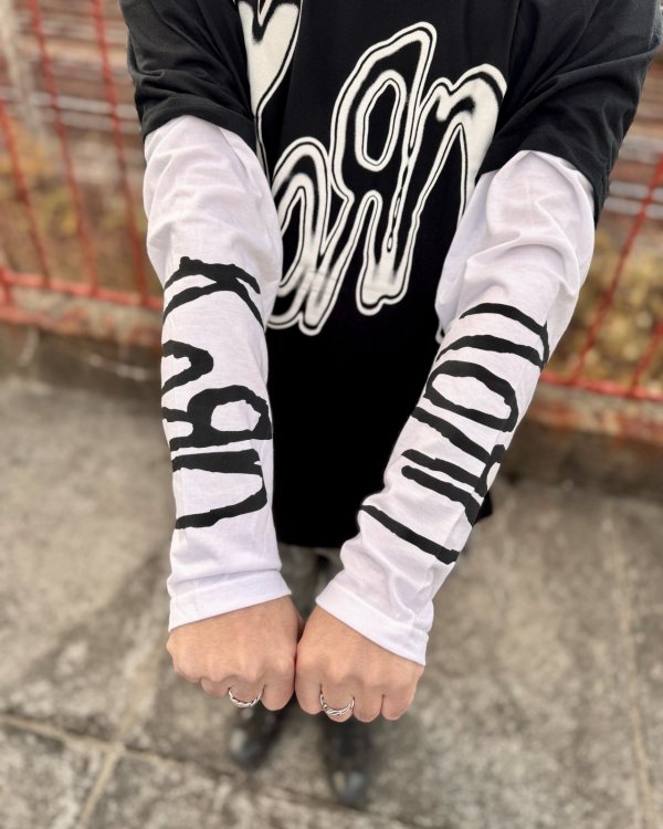 画像5: 送料無料 KORN / Metallic Logo 長袖Tシャツ BLACK / WHITE (5)
