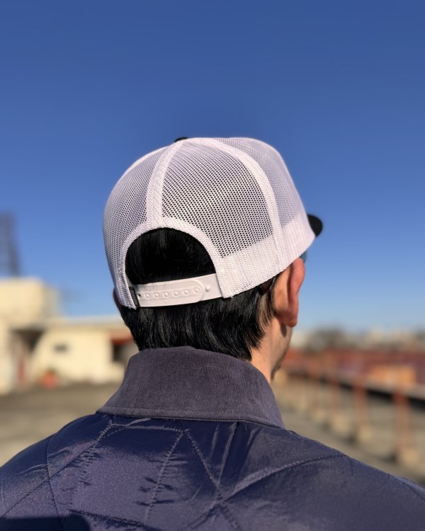 画像6: 送料無料 DIXXON FLANNEL CO / Flat Bill Trucker スナップバックキャップ BLACK / WHITE (6)