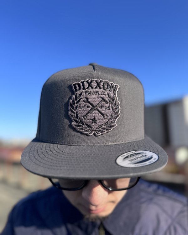 画像2: 送料無料 DIXXON FLANNEL CO / Sketchy Flat Bill Trucker スナップバックキャップ GREY / BLACK (2)