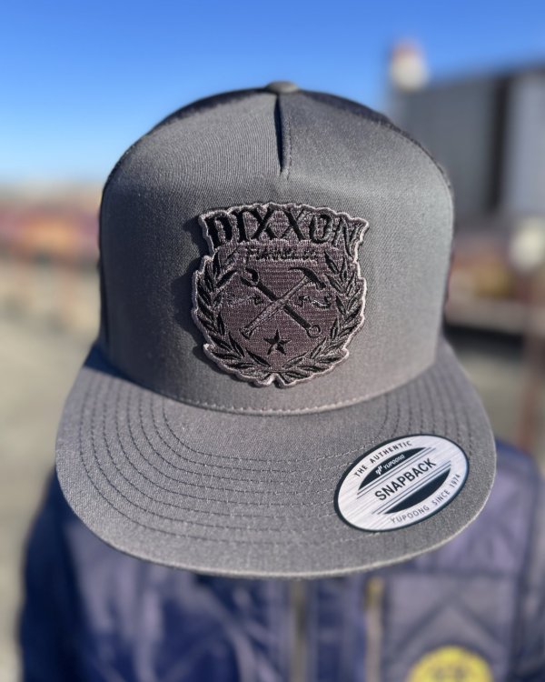 画像1: 送料無料 DIXXON FLANNEL CO / Sketchy Flat Bill Trucker スナップバックキャップ GREY / BLACK (1)