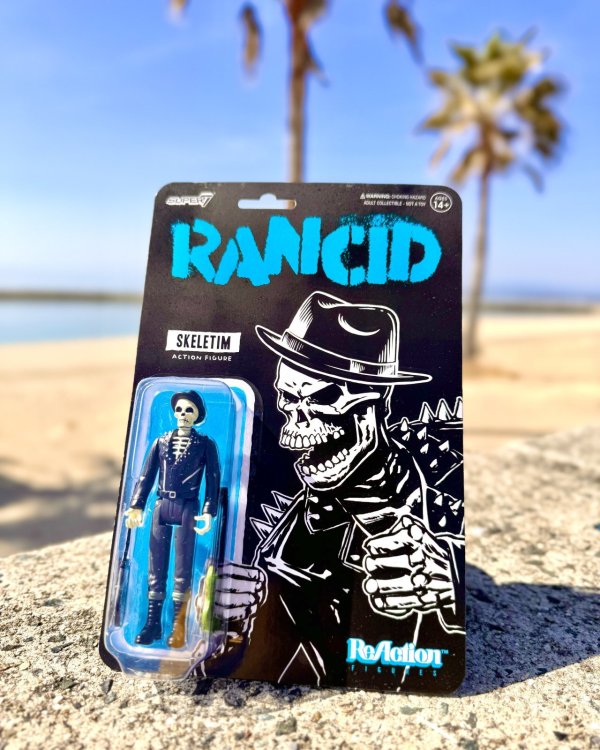 画像1: 3体のみの限定入荷 RANCID / Skeletim (Hat) 3.75'' ReAction Figure by Super7 (1)