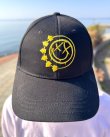 画像2: BLINK-182 / Yellow Six Arrow Smile ベースボールキャップ BLACK (2)