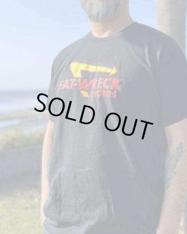 画像4: 送料無料 XLラスト2枚で終了 FAT WRECK CHORDS / FAT-N-OUT Tシャツ (4)