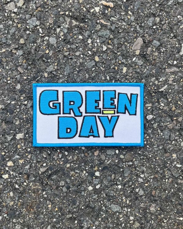 画像2: GREEN DAY / Blue Cartoon Stacked Logo ワッペン (Copyright 2001) (2)