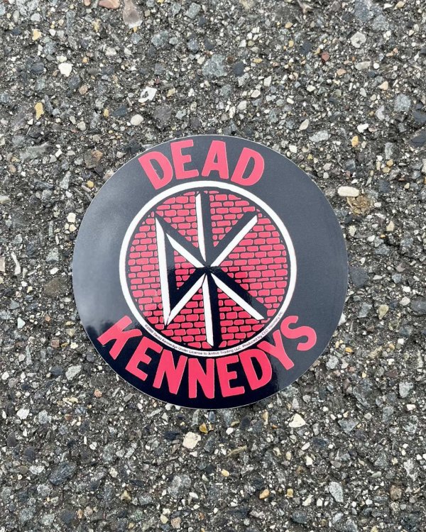 画像2: DEAD KENNEDYS / Bricks Round ステッカー (Copyright 2000) (2)