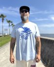 画像5: オーピーさん直買付アイテム 送料無料 DGWD / BLUE DAGGER OWL 半袖Tシャツ ライトブルー Artwork by MR. LEE (5)