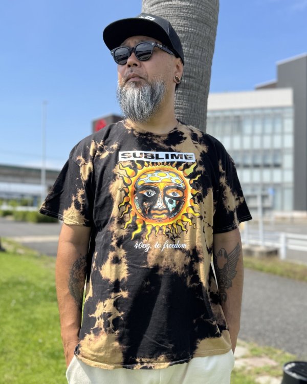 画像2: カリフォルニア買付アイテム Lサイズラスト3枚で終了 送料無料 SUBLIME / 40 Oz. To Freedom Sun ブリーチダイTシャツ ブラック (2)