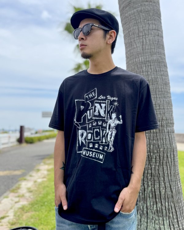 画像2: ファット・マイクさん直買い付けアイテム 送料無料 THE PUNK ROCK MUSEUM / Vintage Vicky Tシャツ ブラック (2)