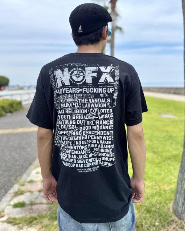画像9: ファット・マイクさん直買い付けアイテム 送料無料 NOFX / "40 Years Of Fuckin Up" This Movie Sucks Tシャツ ブラック (9)