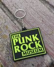 画像1: ファット・マイクさん直買い付けアイテム THE PUNK ROCK MUSEUM / Big Block Logo ラバーキーホルダー グリーン (1)