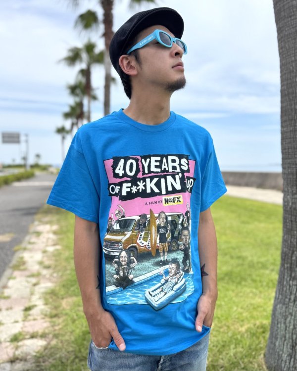 画像2: ファット・マイクさん直買い付けアイテム 送料無料 NOFX / "40 Years Of Fuckin Up" Movie Poster Tシャツ ブルー (2)