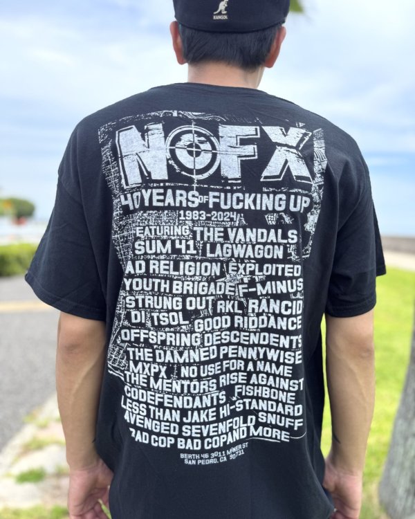 画像8: ファット・マイクさん直買い付けアイテム 送料無料 NOFX / "40 Years Of Fuckin Up" This Movie Sucks Tシャツ ブラック (8)