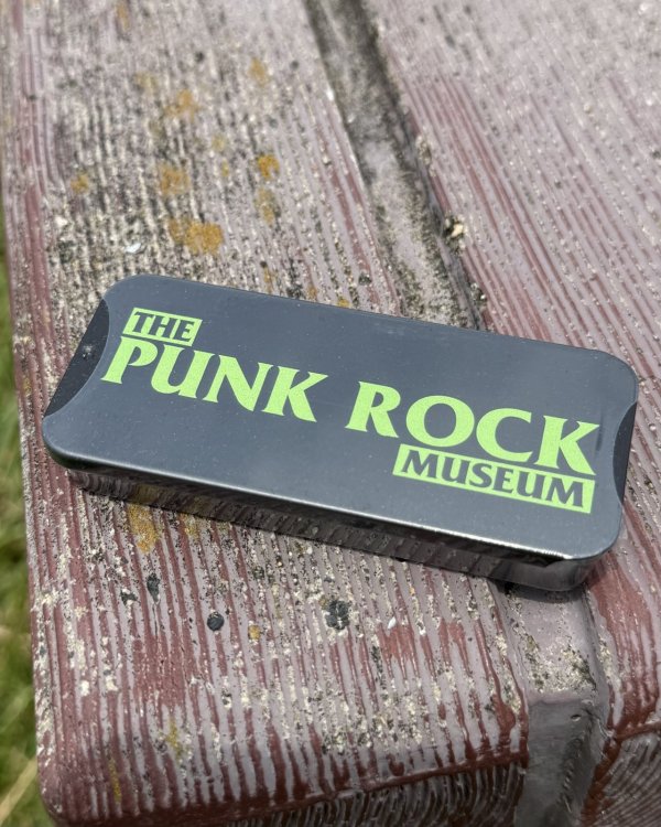 画像1: ファット・マイクさん直買い付けアイテム THE PUNK ROCK MUSEUM / Guitar Picks ピック6枚セット (1)