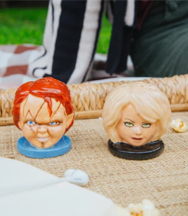 画像2: カリフォルニア買付アイテム 送料無料 CHUCKY / Ceramic Salt & Pepper Shaker Set (2)