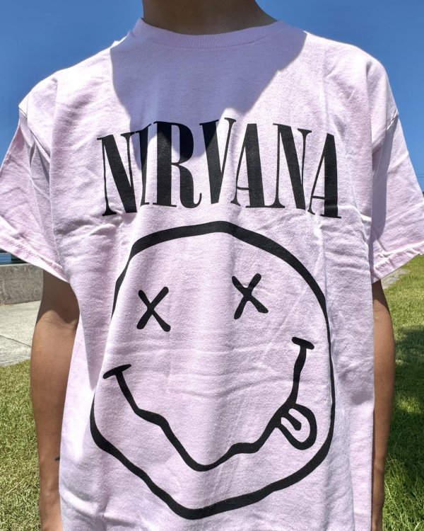 画像2: カリフォルニア買付アイテム 送料無料 NIRVANA / Smiley Face Tシャツ ライトピンク (2)