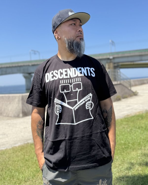 画像2: カリフォルニア買付アイテム 送料無料 DESCENDENTS / Everything Sucks Tシャツ ブラック (2)