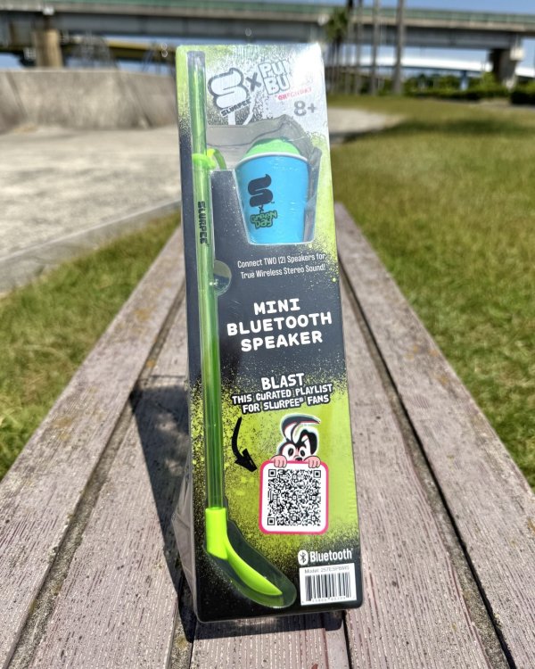 画像1: カリフォルニア買付アイテム 限定品 Slurpee x Punk Bunny(Green Day) / Mini Bluetooth Speaker (1)