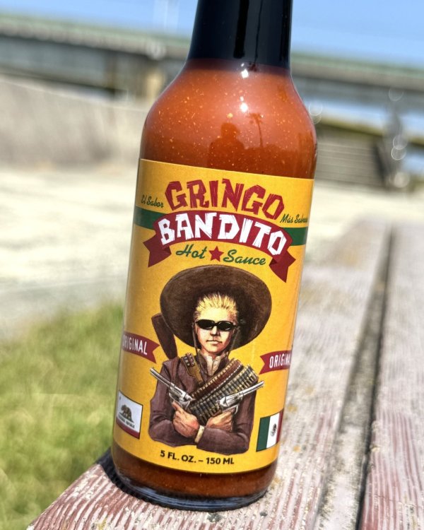 画像1: カリフォルニア買付アイテム THE OFFSPRINGデクスターさんのソースブランド GRINGO BANDITO / ホットソース オリジナル 150ml (1)