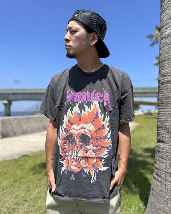 画像3: カリフォルニア買付アイテム 送料無料 L、2XLサイズのみ METALLICA / Flaming Flower Skull Tシャツ ブラック Artwork by PUSHEAD (3)