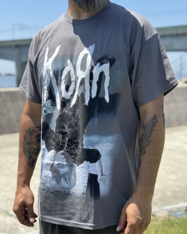 画像5: カリフォルニア買付アイテム 送料無料 KORN / Coming Undone Tシャツ チャコール (5)