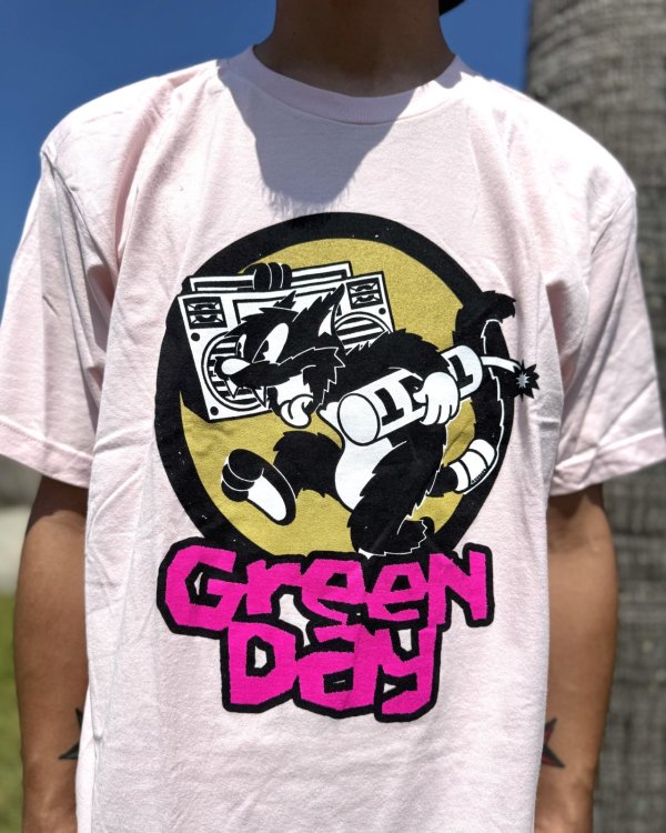 画像2: カリフォルニア買付アイテム 送料無料 GREEN DAY / Punk Cat Tシャツ ピンク (2)