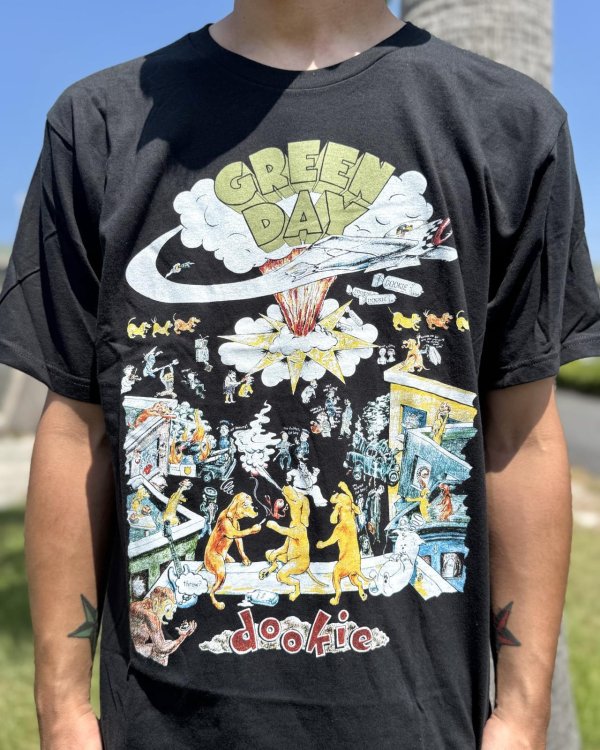 画像2: カリフォルニア買付アイテム 送料無料 GREEN DAY / Dookie Dogs Tシャツ ブラック (2)