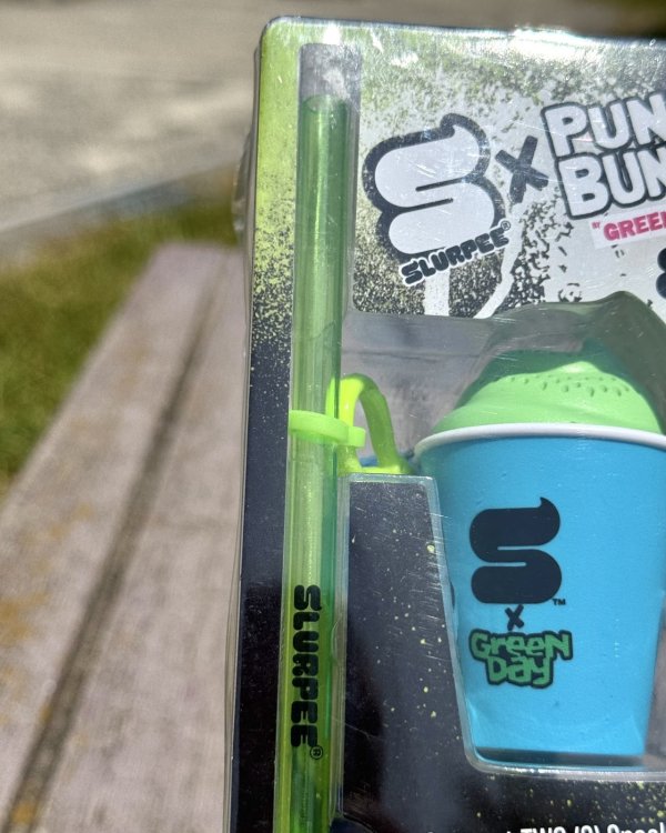 画像5: カリフォルニア買付アイテム 限定品 Slurpee x Punk Bunny(Green Day) / Mini Bluetooth Speaker (5)