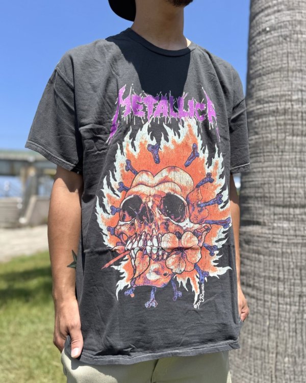 画像9: カリフォルニア買付アイテム 送料無料 L、2XLサイズのみ METALLICA / Flaming Flower Skull Tシャツ ブラック Artwork by PUSHEAD (9)