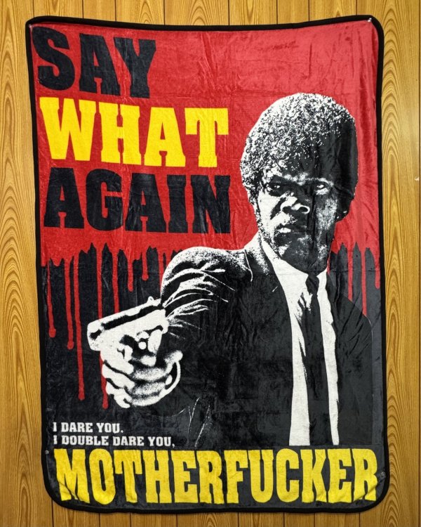 画像1: 送料無料 在庫5枚のみ Pulp Fiction / SAY WHAT AGAIN フリースブランケット (1)