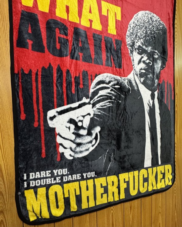 画像6: 送料無料 在庫5枚のみ Pulp Fiction / SAY WHAT AGAIN フリースブランケット (6)